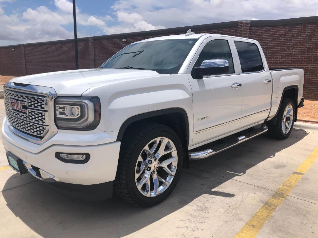 2017 GMC Sierra 4WD Crew Cab Short Box's photo