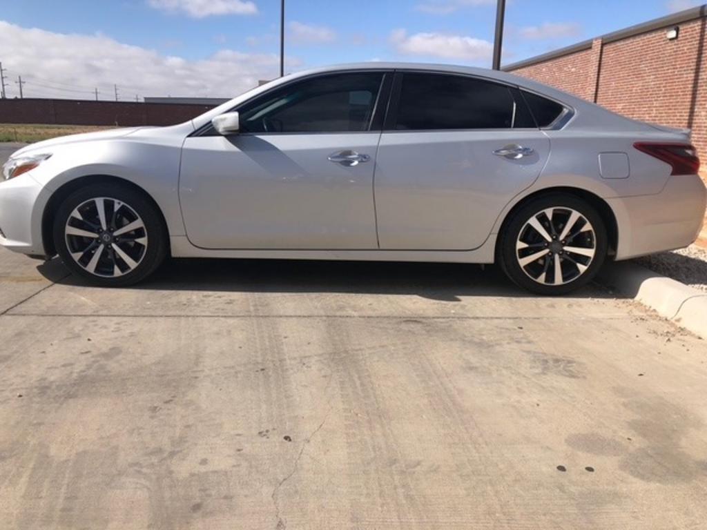 2017 Nissan Altima 3.5 SR's photo